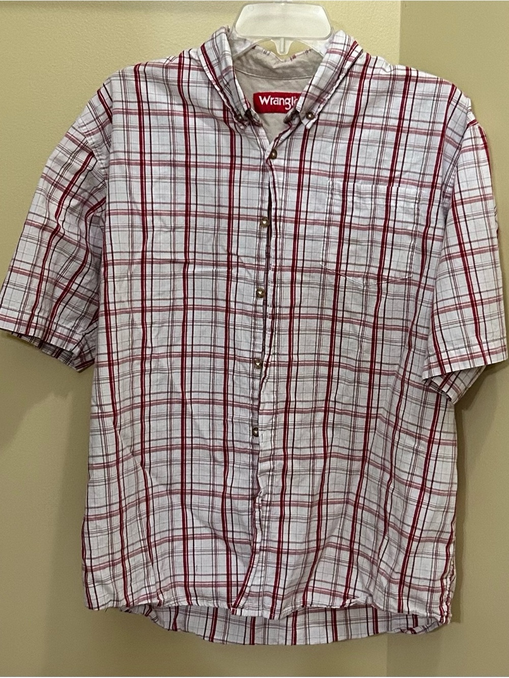 Wrangler Men’s Short-Sleeve White and Red Plaid Button-Down Shirt